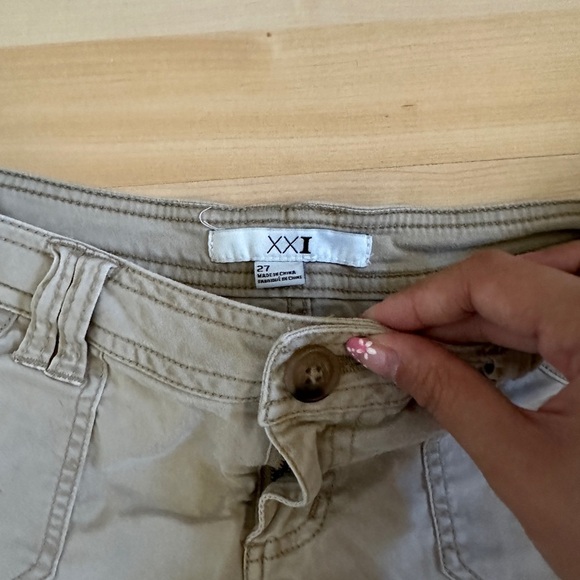 Forever 21 Khaki Tan Cargo Chino Womens short shorts vacation casual neutral - Picture 4 of 4